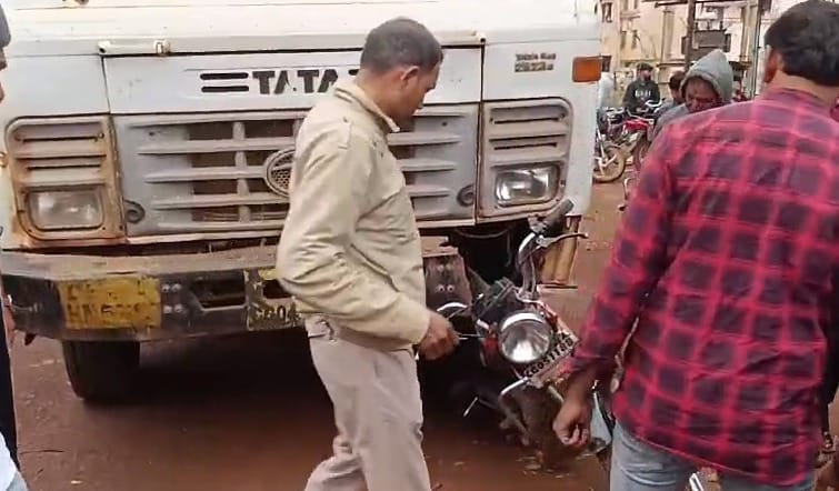 अभनपुर राजिम रोड एक्सीडेंट/abhanpur rajim road accident 