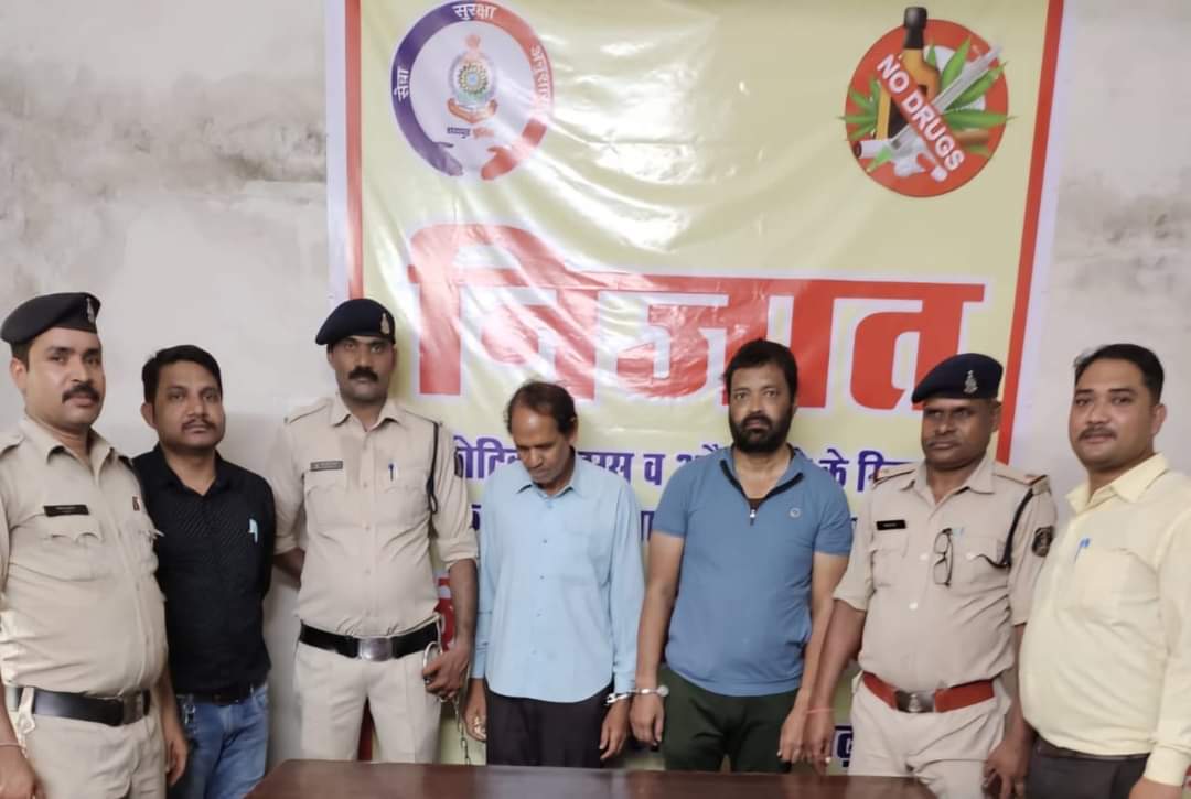 जिला सहकारी केन्द्रीय बैंक रायपुर में 52 लाख रुपए का गबन करने वाले 2 अधिकारी को रायपुर पुलिस ने किया गिरफ्तार